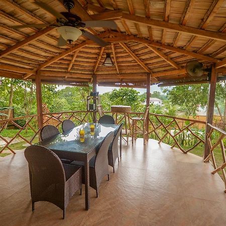 Hilltop Pool And Villa Puerto Princesa Bagian luar foto