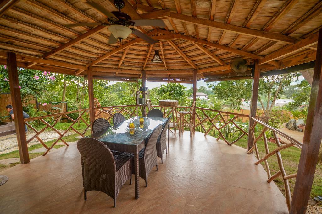 Hilltop Pool And Villa Puerto Princesa Bagian luar foto