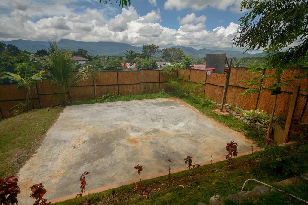 Hilltop Pool And Villa Puerto Princesa Bagian luar foto