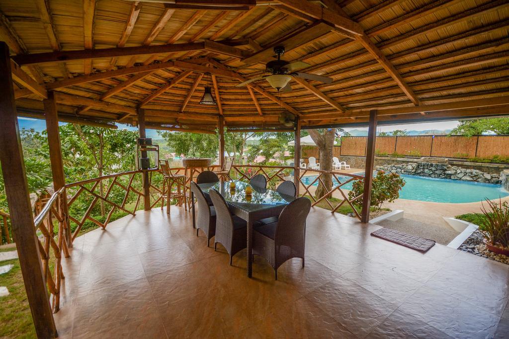 Hilltop Pool And Villa Puerto Princesa Bagian luar foto