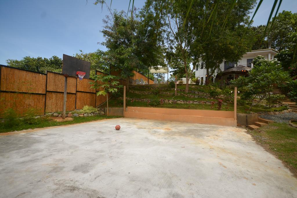 Hilltop Pool And Villa Puerto Princesa Bagian luar foto