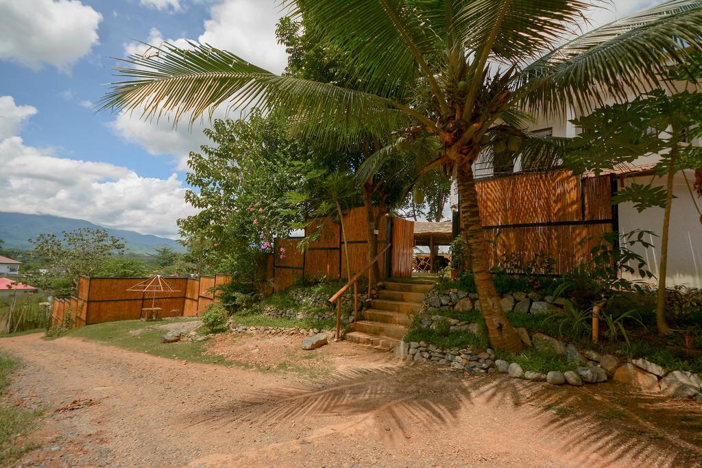 Hilltop Pool And Villa Puerto Princesa Bagian luar foto