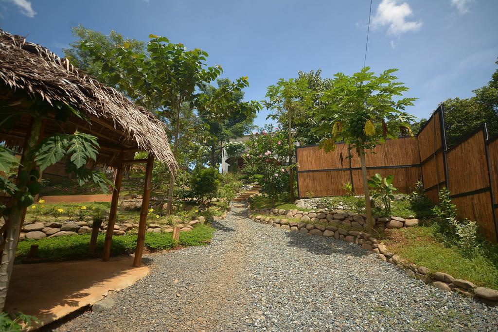 Hilltop Pool And Villa Puerto Princesa Bagian luar foto