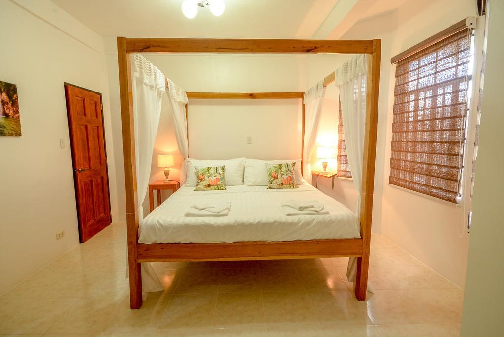 Hilltop Pool And Villa Puerto Princesa Bagian luar foto