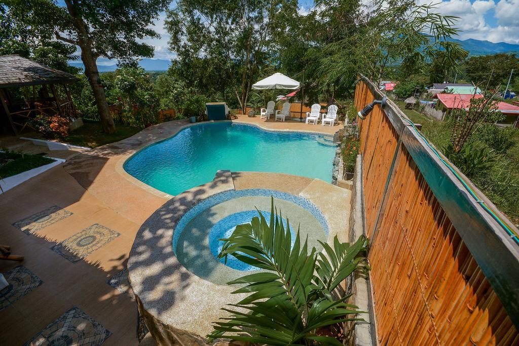 Hilltop Pool And Villa Puerto Princesa Bagian luar foto