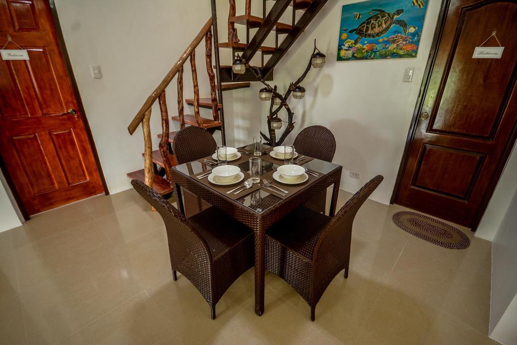 Hilltop Pool And Villa Puerto Princesa Bagian luar foto